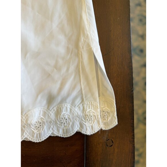 Vintage Skirt Slip Ivory Eyelet Embroidery Hem Side Slit Knee Length Size M/L - Picture 3 of 7